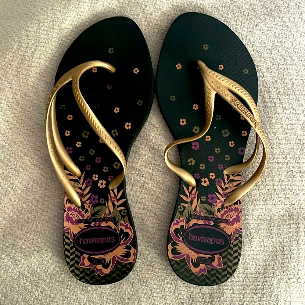Black and gold Havaianas